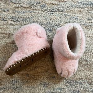 Hanna Andersson pink slippers size 9-10